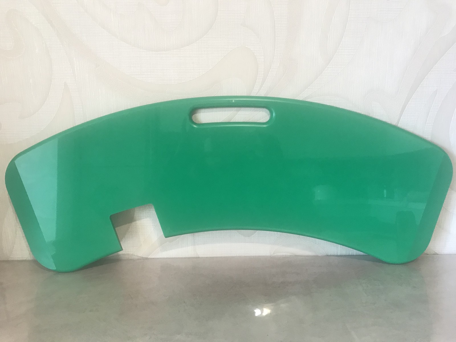 Доска пластиковая для помощи при пересадке с выемкой под колесо